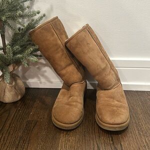 UGG Tall Chestnut -7 Women.